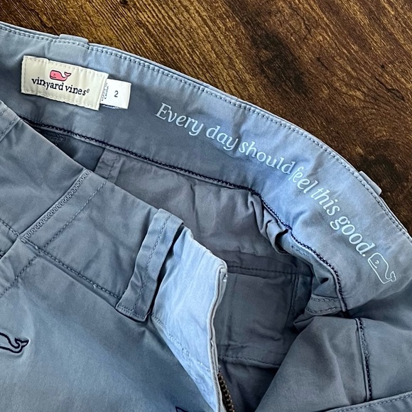 Vineyard Vines Size 2 Women’s Shorts Embroidered Blue Whale - Picture 4 of 12
